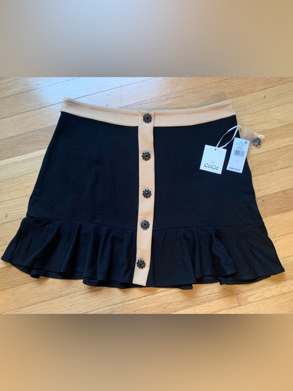 NWT CeCe Two-Tone Rich Black & Camel Swingy Ruffle Mini Skirt in Size L
